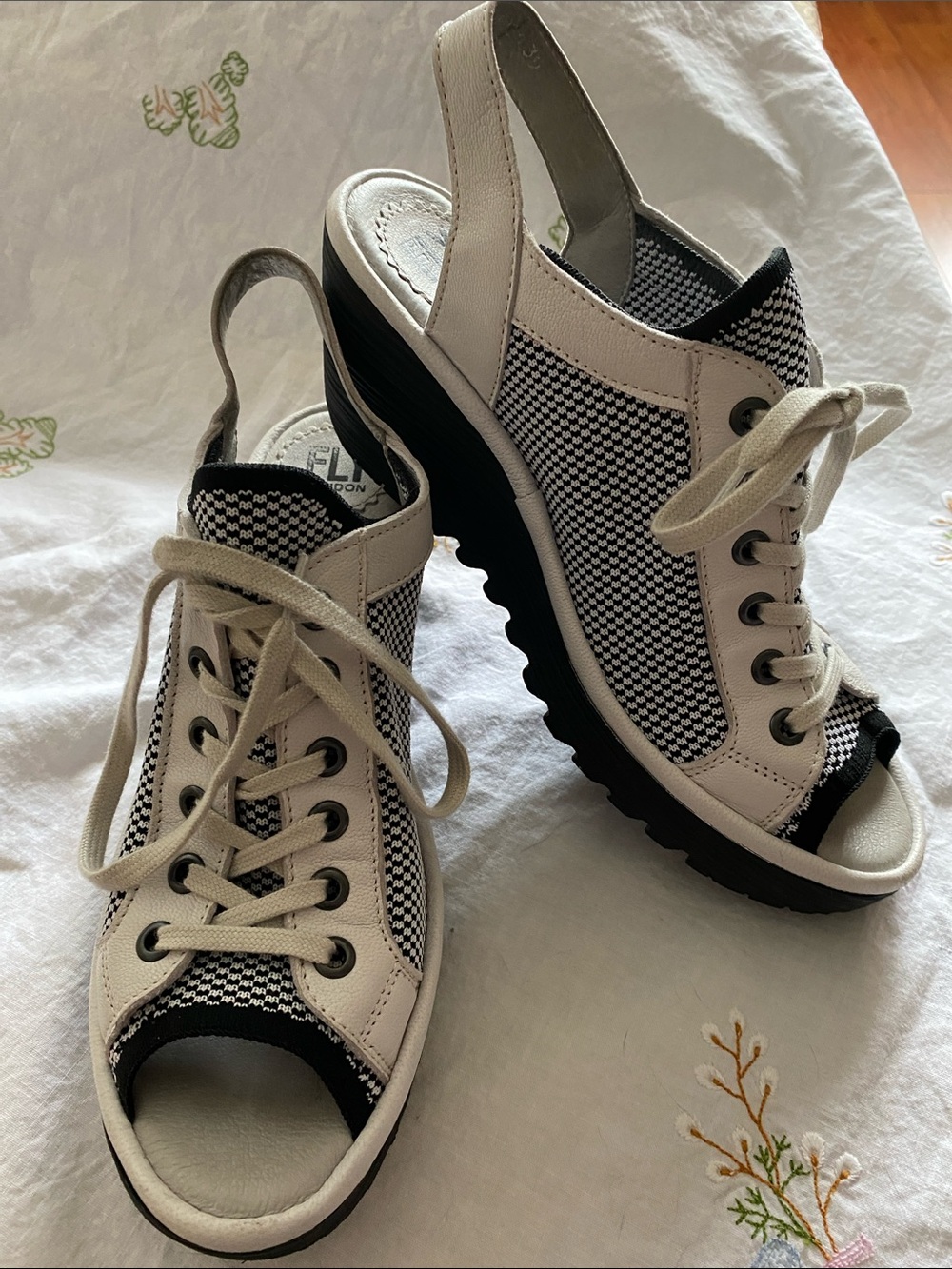 Fly London Yuta Black and White Lace-Up Slingback Platform Sandals size 39
